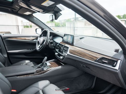 Used 2020 BMW 530i xDrive w/ Convenience Package AWD/4WD image 15