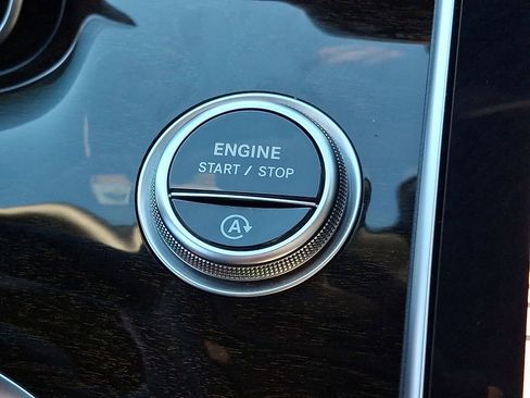 Used 2022 Mercedes-Benz C 300 4MATIC Sedan image 18