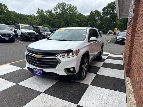 Used 2018 Chevrolet Traverse LT AWD/4WD image 5