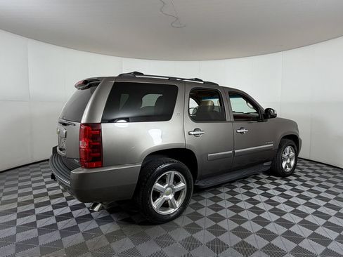 Used 2011 Chevrolet Tahoe LTZ RWD image 4