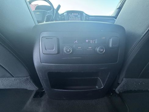 Used 2018 Chevrolet Suburban LT image 21