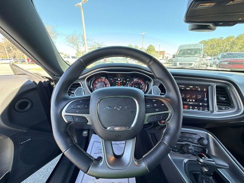 Used 2018 Dodge Challenger SRT Hellcat image 10