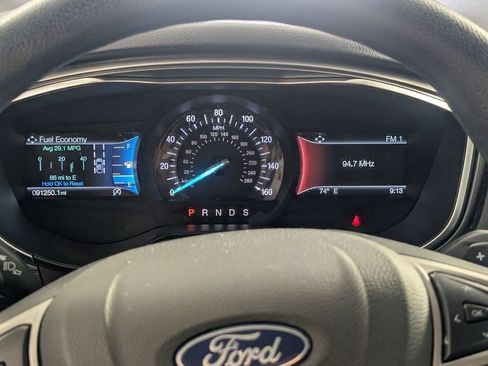 Used 2019 Ford Fusion SE FWD image 17
