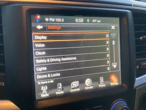 Used 2015 RAM 1500 Classic SLT w/ SLT Plus D￩cor Group image 23