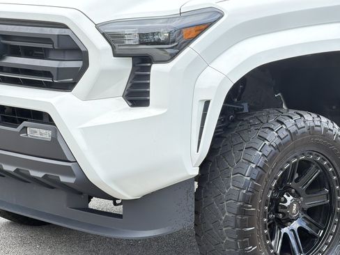 Used 2024 Toyota Tacoma SR5 AWD/4WD image 8