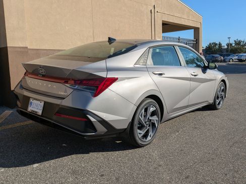 New 2026 Hyundai Elantra Limited image 5