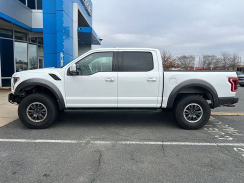 Used 2017 Ford F150 Raptor w/ Equipment Group 802A Luxury image 4