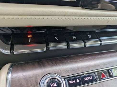 Used 2020 Lincoln Aviator Reserve w/ Equipment Group 202A AWD/4WD image 18