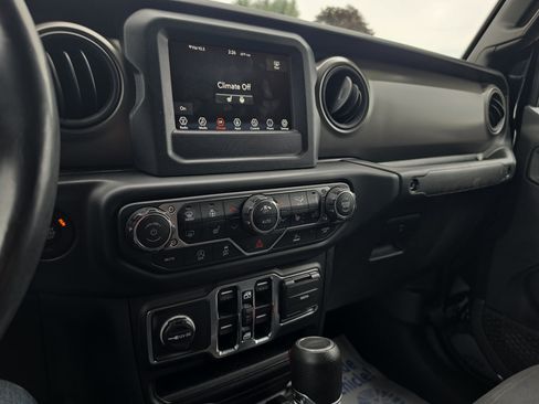 Used 2023 Jeep Gladiator Sport AWD/4WD image 26