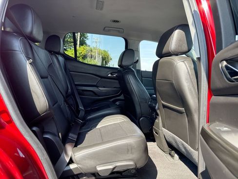 Certified 2023 GMC Acadia SLT image 23
