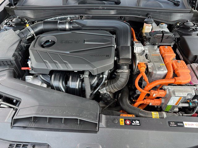 Used 2025 Hyundai Sonata Limited FWD image 9