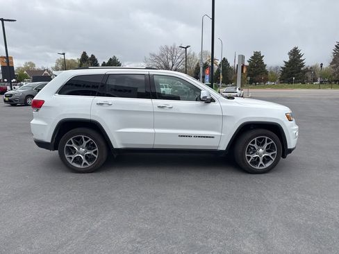 Used 2019 Jeep Grand Cherokee Limited AWD/4WD image 4