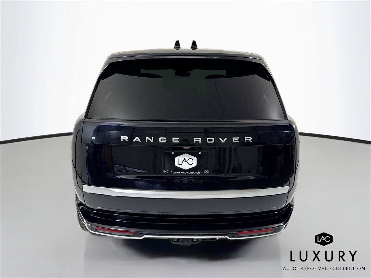 Used 2024 Land Rover Range Rover Autobiography AWD/4WD image 6