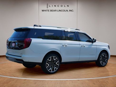 Used 2025 Ford Expedition Max Platinum w/ Platinum Ultimate Package AWD/4WD image 5