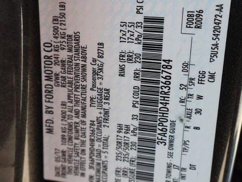 Used 2017 Ford Fusion SE w/ Fusion SE Technology Package FWD image 16
