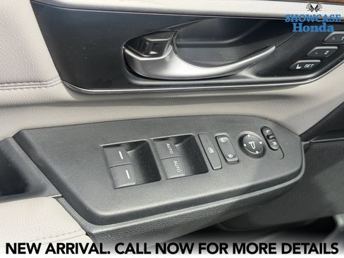 Used 2018 Honda CR-V Touring image 8