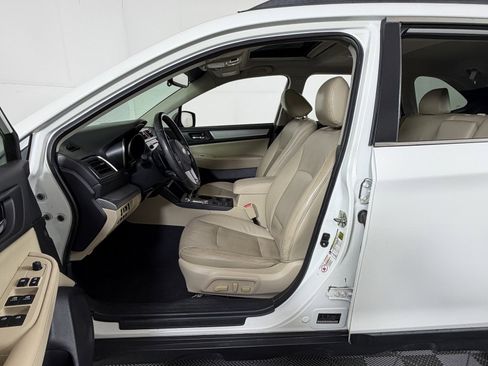 Used 2017 Subaru Outback 2.5i Premium image 9