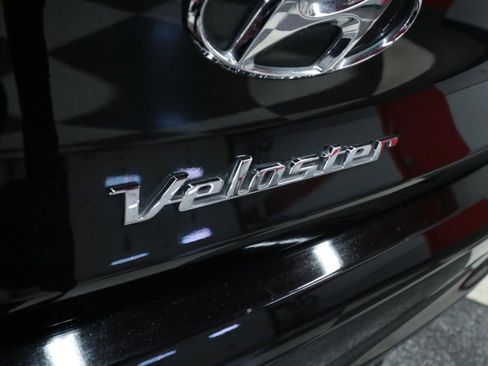 Used 2021 Hyundai Veloster N image 33