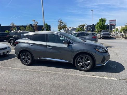 Used 2020 Nissan Murano Platinum image 2