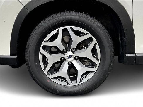 Used 2023 Subaru Forester Premium image 30