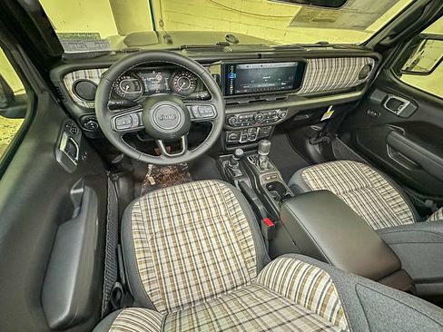 New 2026 Jeep Gladiator Overland AWD/4WD image 9