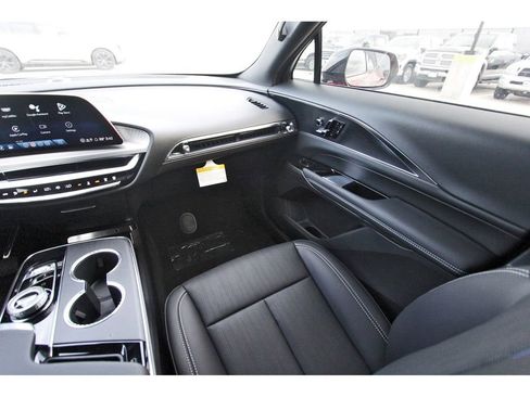 New 2026 Cadillac Lyriq Sport image 10