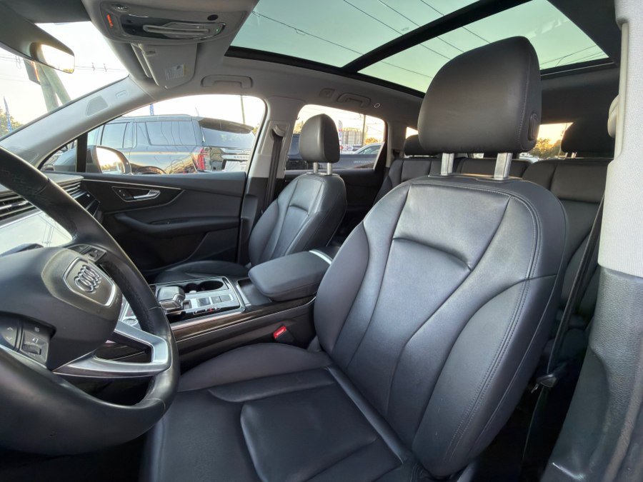 Used 2022 Audi Q7 3.0T Premium Plus w/ Premium Plus Package AWD/4WD image 24
