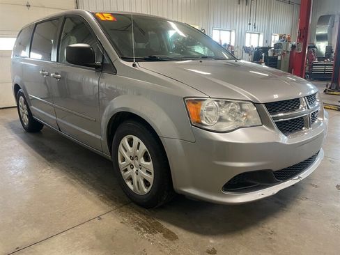 Used 2015 Dodge Grand Caravan SE w/ Quick Order Package 29E SE image 3