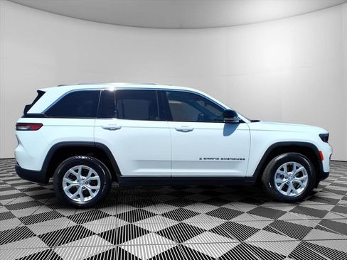 Used 2023 Jeep Grand Cherokee Limited AWD/4WD image 5