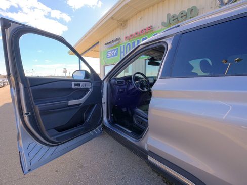 Used 2024 Ford Explorer Limited image 26