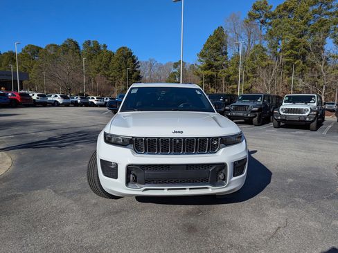 Certified 2022 Jeep Grand Cherokee L Overland w/ Advanced Protech Group III image 2