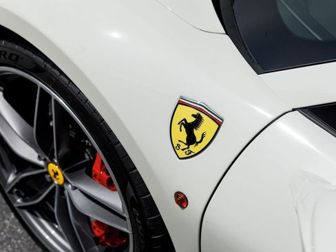 Used 2019 Ferrari 488 Spider RWD image 45