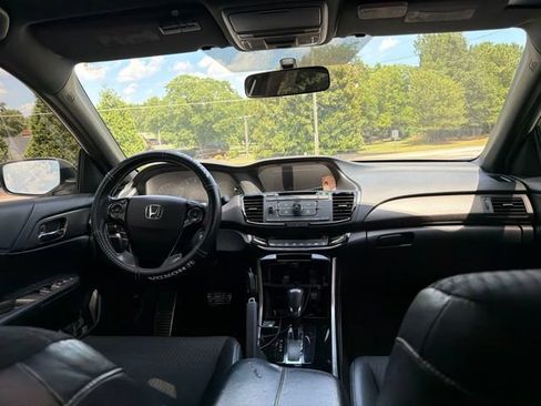 Used 2016 Honda Accord Sport image 11