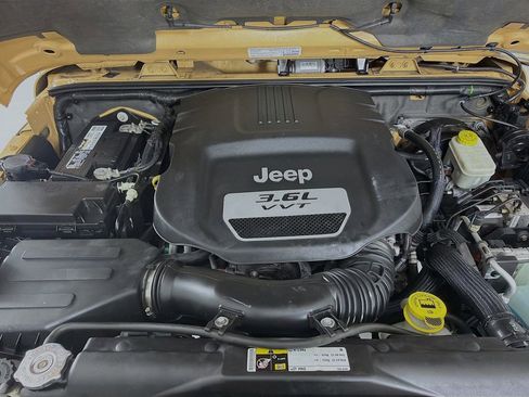 Used 2013 Jeep Wrangler Unlimited Sahara w/ Connectivity Group image 29