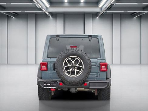 Used 2024 Jeep Wrangler Unlimited Rubicon w/ Technology Group AWD/4WD image 5