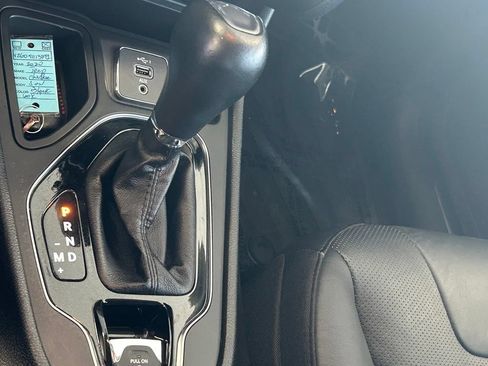 Used 2020 Jeep Cherokee Limited FWD image 21