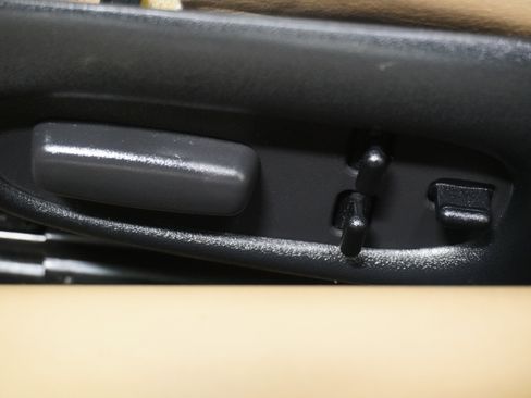 Used 2000 Chevrolet Corvette Convertible w/ Memory Pkg image 13