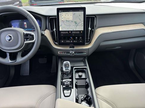 New 2026 Volvo XC60 B5 Plus w/ Protection Package Premier AWD/4WD image 28