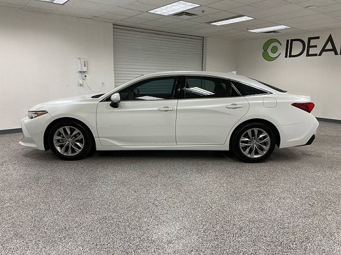 Used 2021 Toyota Avalon XLE image 8