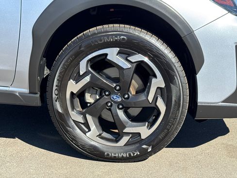 Certified 2022 Subaru Crosstrek 2.5i Limited w/ Moonroof Package 2 image 4