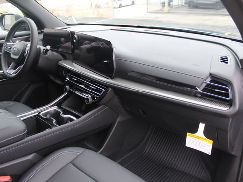 New 2026 Chevrolet Traverse LT w/ Midnight/Sport Edition image 14