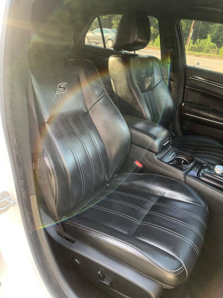Used 2019 Chrysler 300 S AWD/4WD image 9