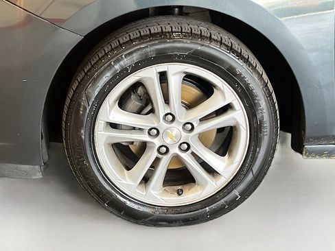 Used 2018 Chevrolet Cruze LT FWD image 28