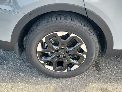 Certified 2025 Kia Sorento S w/ Panoramic Sunroof Package FWD image 39
