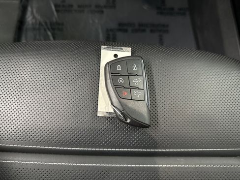 Used 2025 GMC Sierra EV Denali image 41