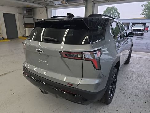 Used 2025 Chevrolet Equinox RS FWD image 5