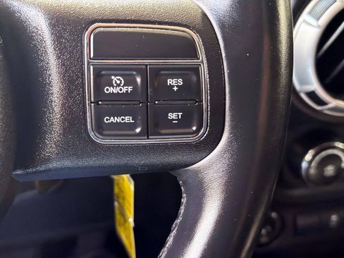 Used 2015 Jeep Wrangler Unlimited Sahara w/ Connectivity Group AWD/4WD image 22