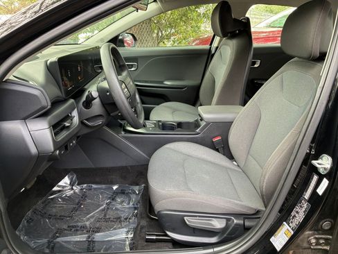 Used 2025 Kia K4 LXS image 27