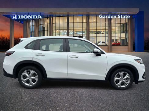Certified 2024 Honda HR-V LX image 5