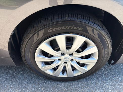 Used 2013 Toyota Corolla LE FWD image 43